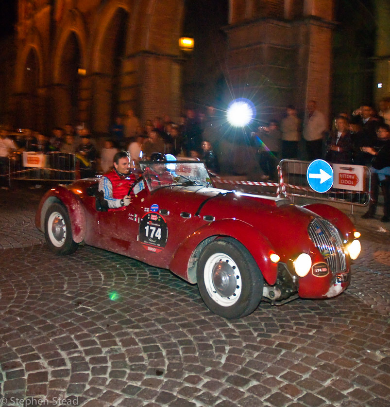 NIKON D200 - 18.0-70.0 mm f/3.5-4.5