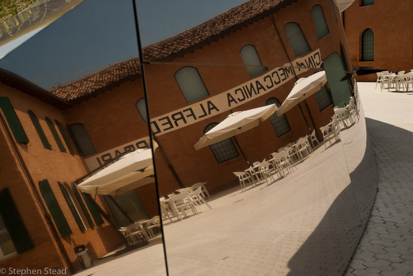 NIKON D200 - 18.0-70.0 mm f/3.5-4.5