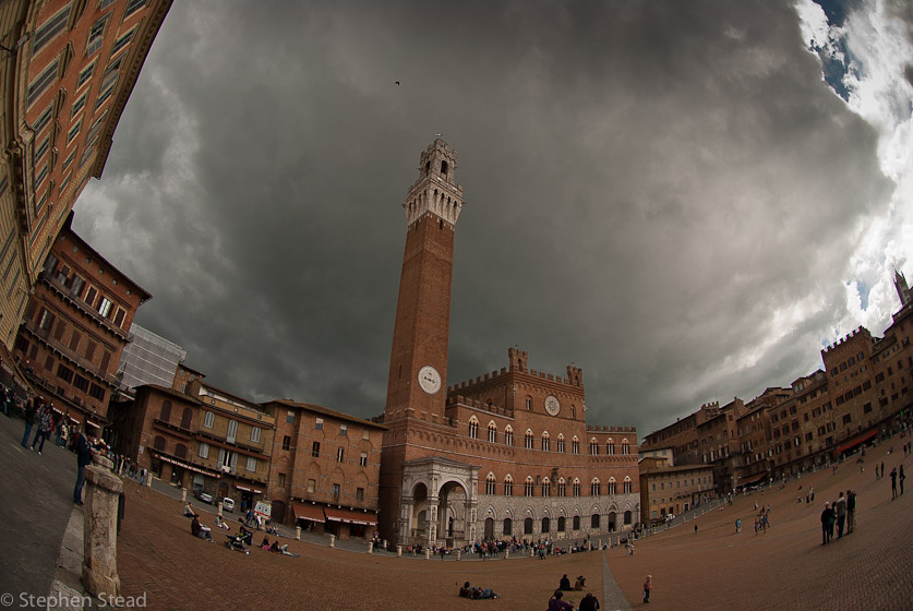 NIKON D200 - 10.5 mm f/2.8