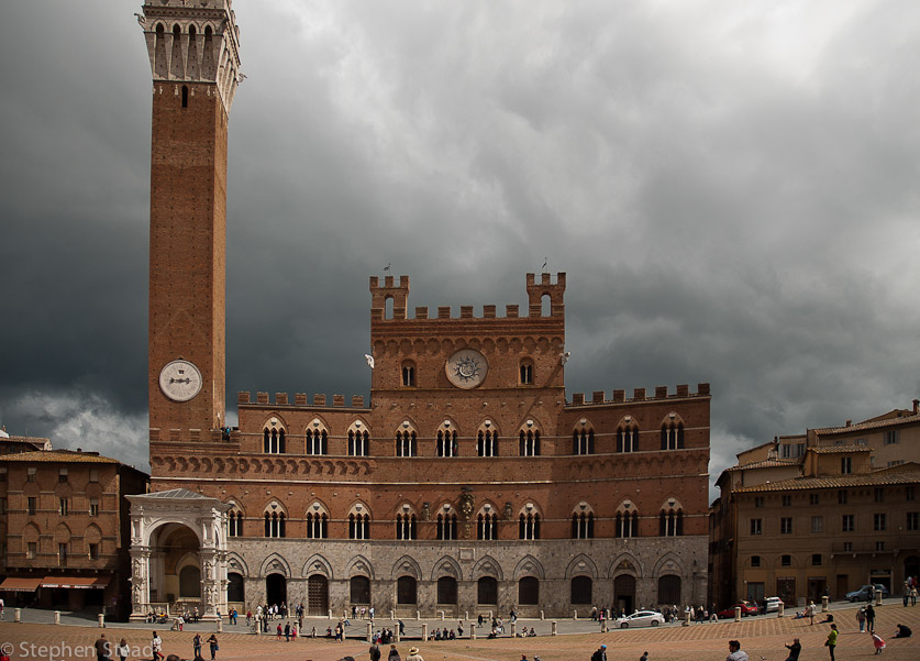 NIKON D200 - 18.0-70.0 mm f/3.5-4.5